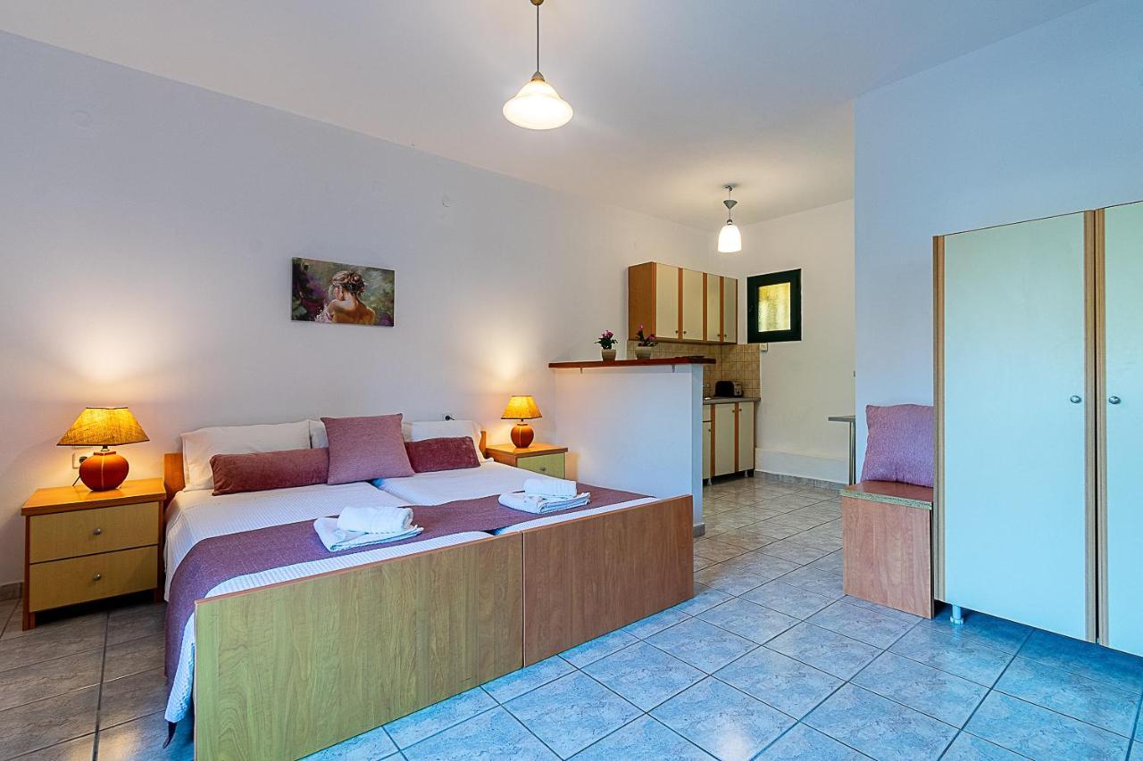 Rivendell Apartments Áno Korakiána Dış mekan fotoğraf