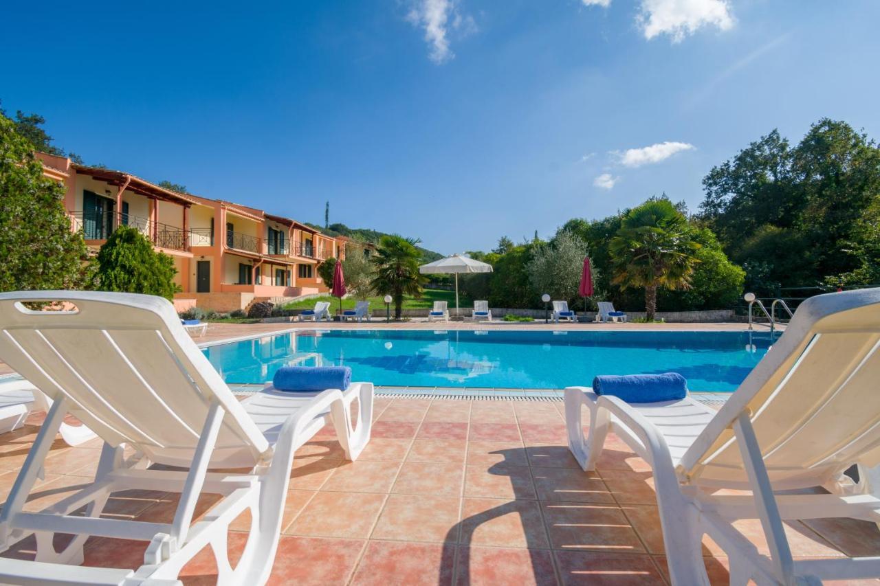 Rivendell Apartments Áno Korakiána Dış mekan fotoğraf