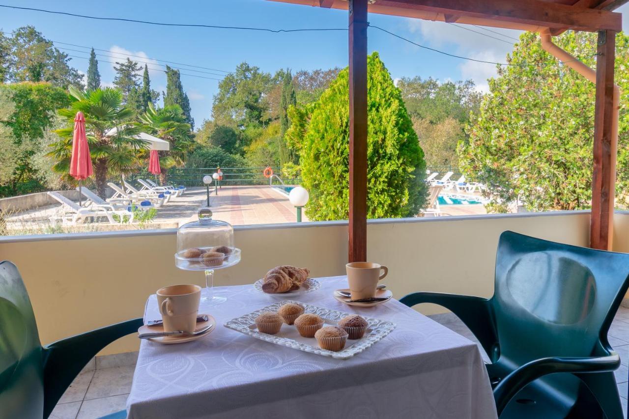 Rivendell Apartments Áno Korakiána Dış mekan fotoğraf