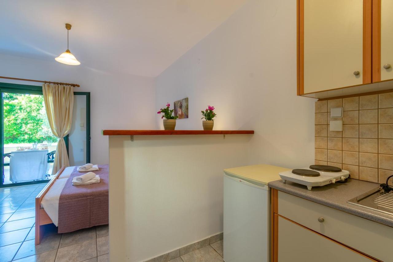 Rivendell Apartments Áno Korakiána Dış mekan fotoğraf