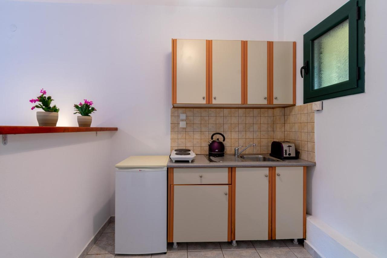 Rivendell Apartments Áno Korakiána Dış mekan fotoğraf