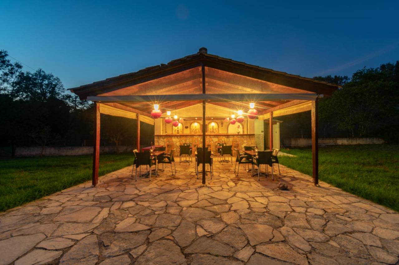 Rivendell Apartments Áno Korakiána Dış mekan fotoğraf
